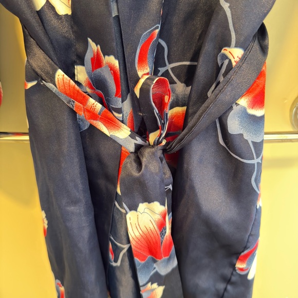 La Vie En Rose Navy Satin Kimono Robe with Red & Pink Floral Accents - Picture 3 of 3